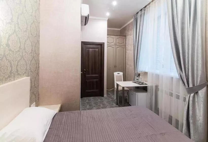 هاستل L.o.y Family