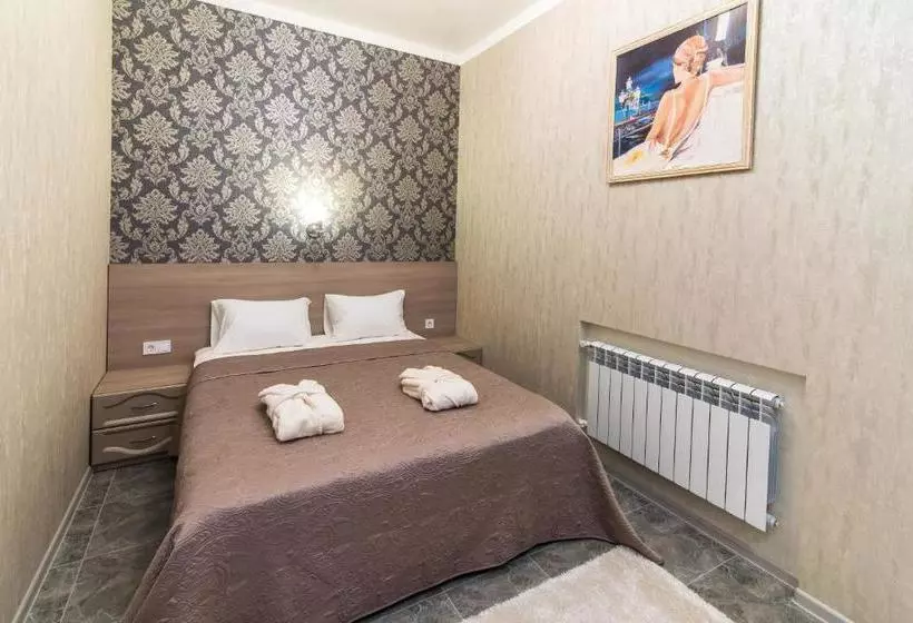 هاستل L.o.y Family