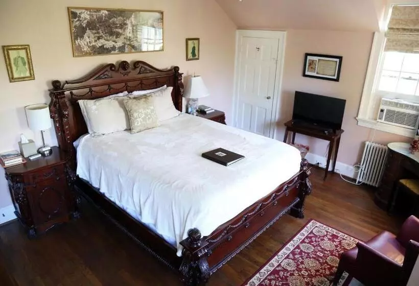 تختخواب و صبحانه Chilton House Suites