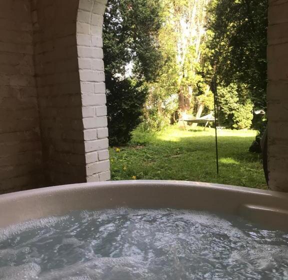 צימר Chilton House Suites