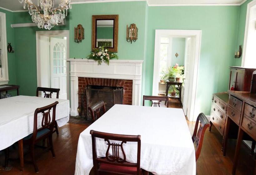 צימר Chilton House Suites