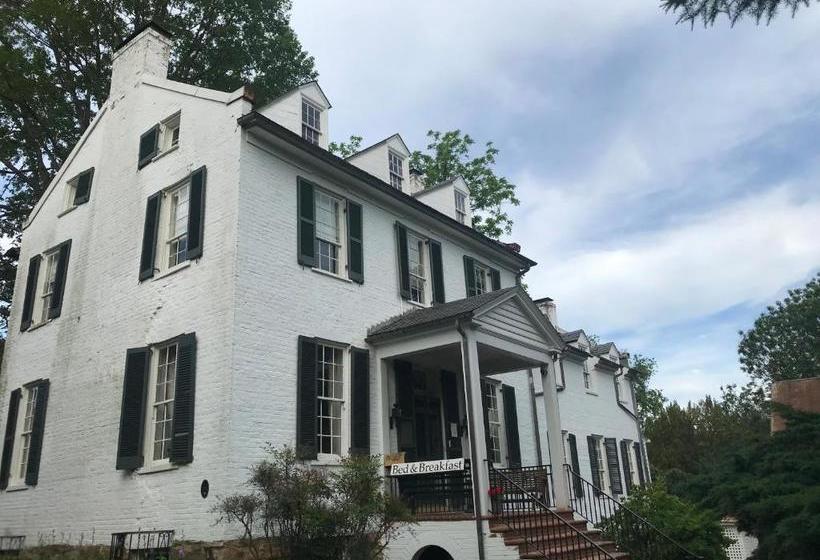 צימר Chilton House Suites