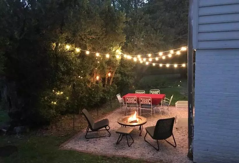 تختخواب و صبحانه Chilton House Suites