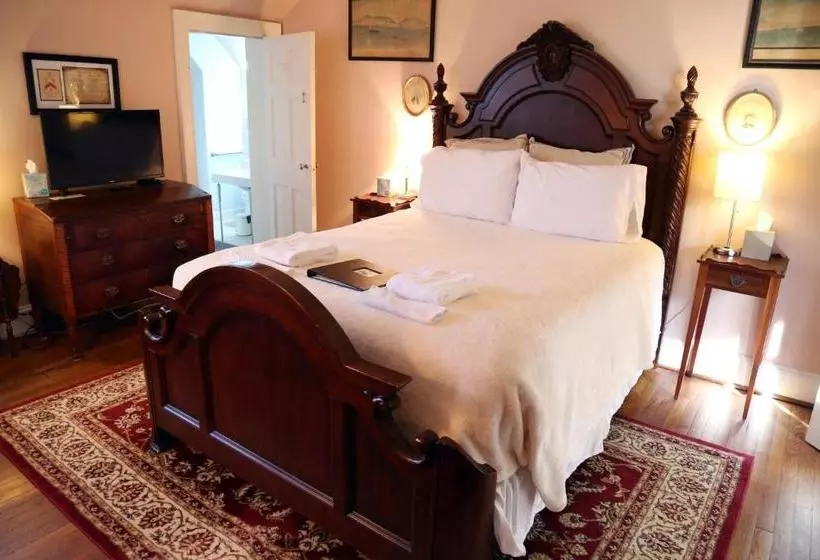 تختخواب و صبحانه Chilton House Suites