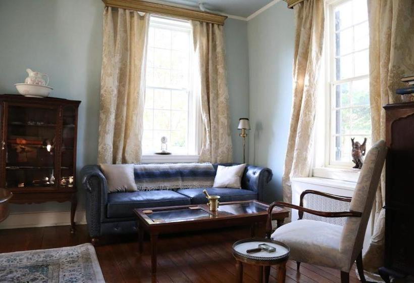 צימר Chilton House Suites