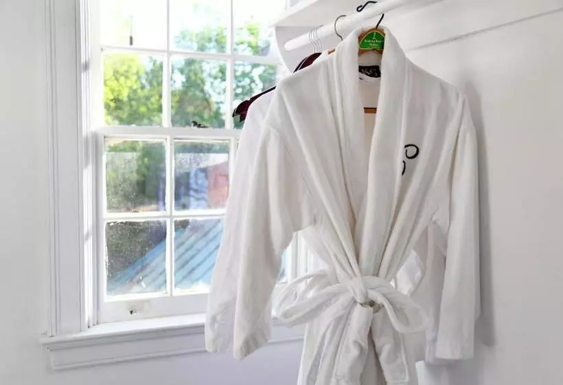 تختخواب و صبحانه Chilton House Suites