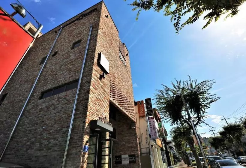 ペンション Guest House Brick