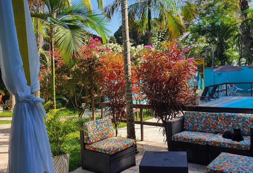 Пансион Pousada Tropical Araçatiba