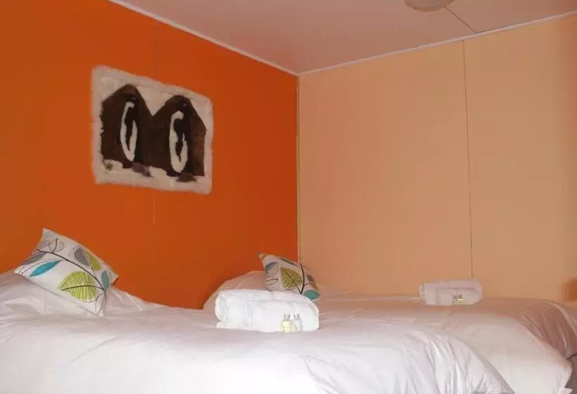 ユースホステル Hostal Baquedano
