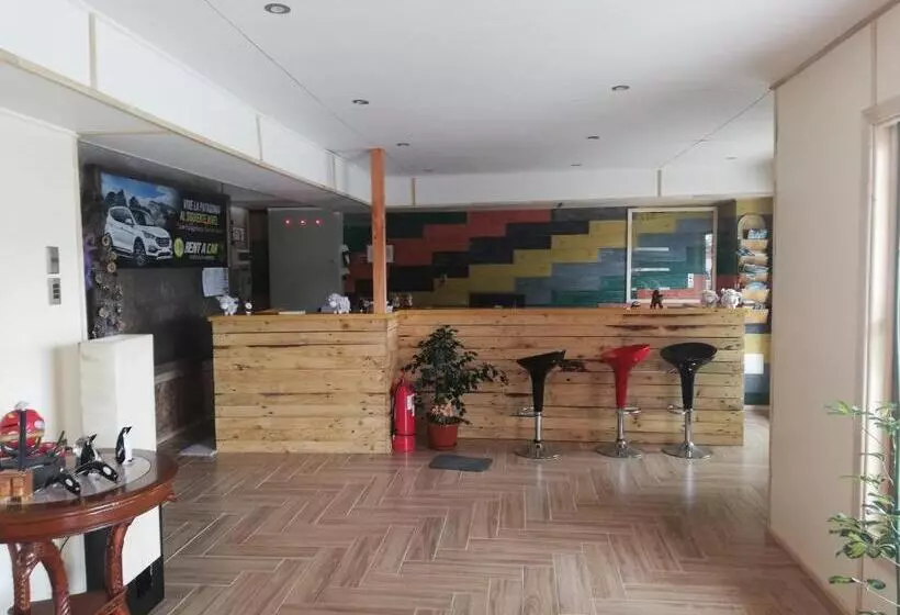 ユースホステル Hostal Baquedano