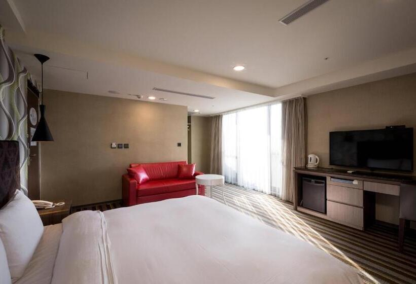 هاستل Jung Zaw Bussiness