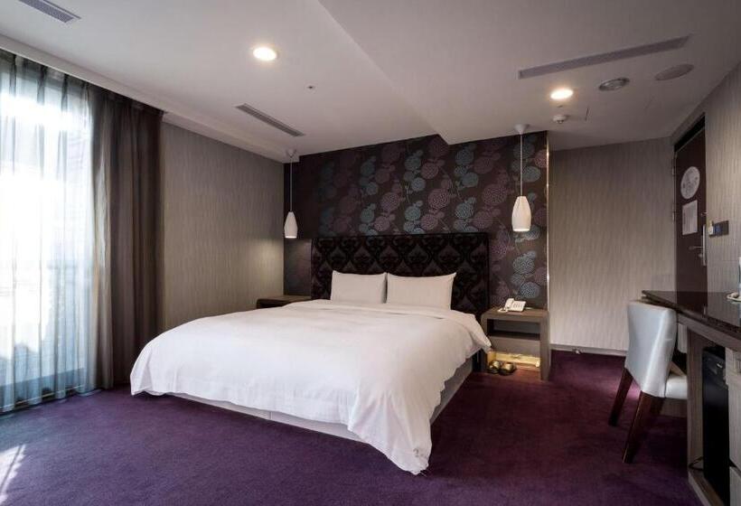 هاستل Jung Zaw Bussiness