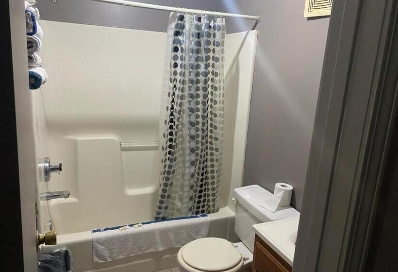 مُتل Hoosier Travel Lodge