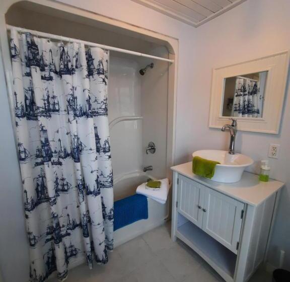 بنسيون Auberge Schweizer