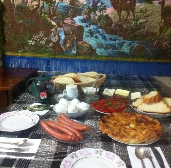 پانسیون Castle