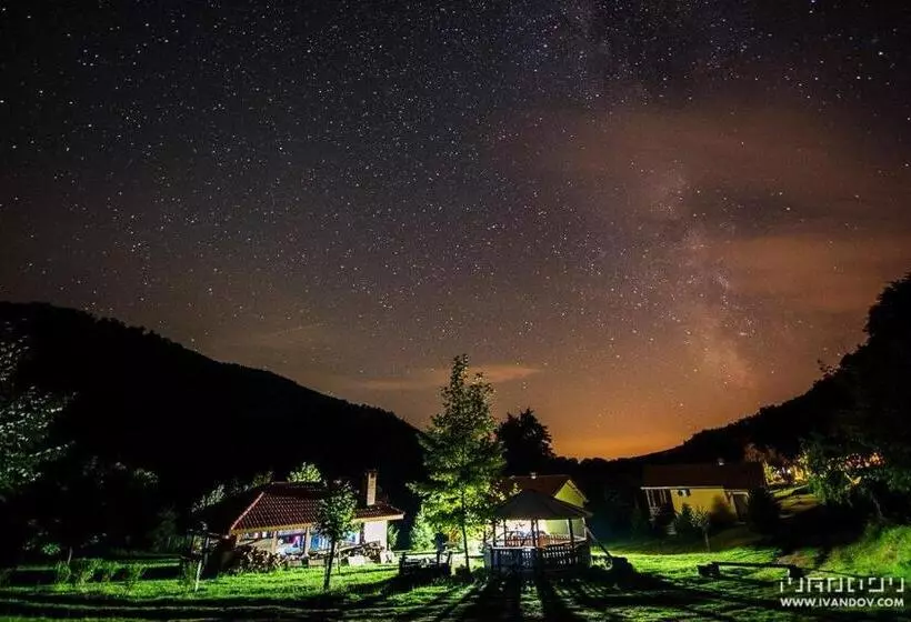 Majatalo бунгала дара