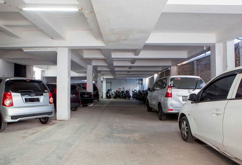 פנסיון Reddoorz Near Telkom Corporate University