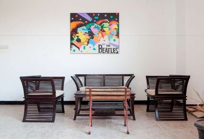 פנסיון Reddoorz Near Telkom Corporate University