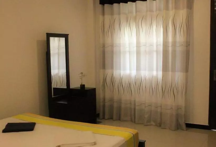 Majatalo The Mango Leaf