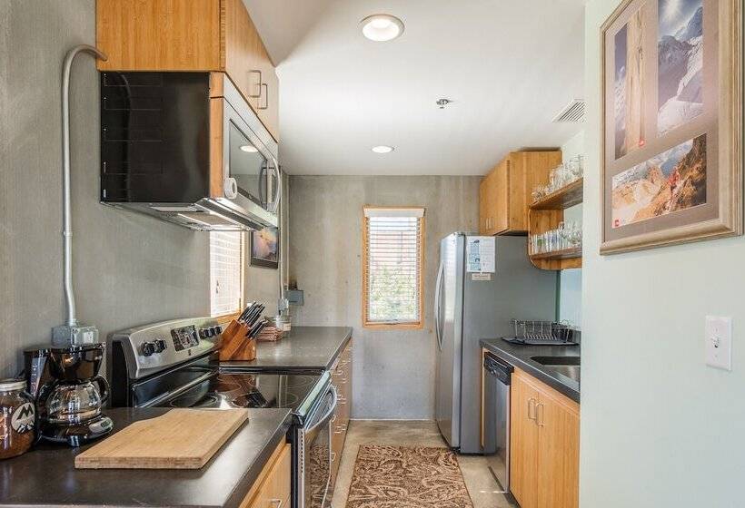 The Crash Pad   An Uncommon Hostel