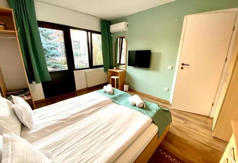 Cristi S Rooms   Pensiune