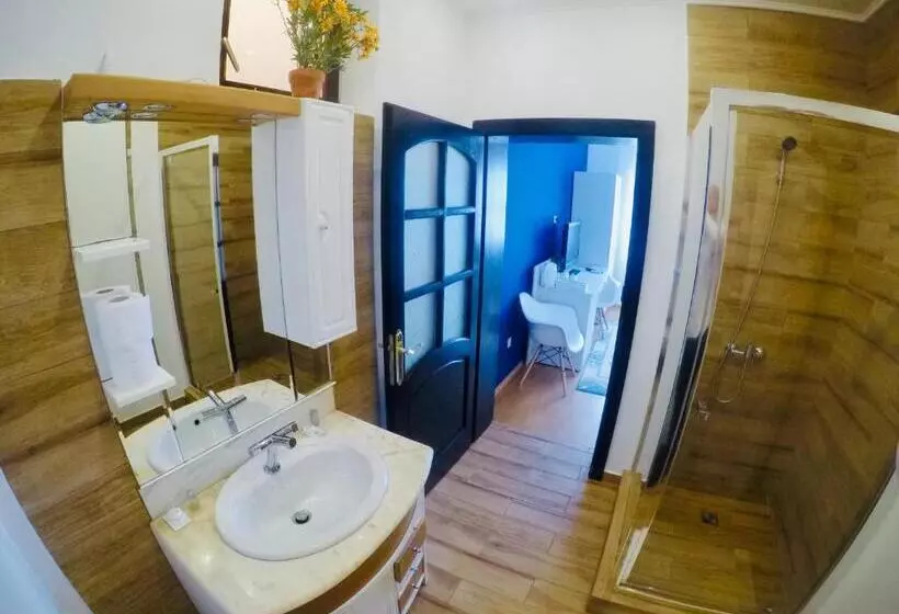 Cristi S Rooms   Pensiune