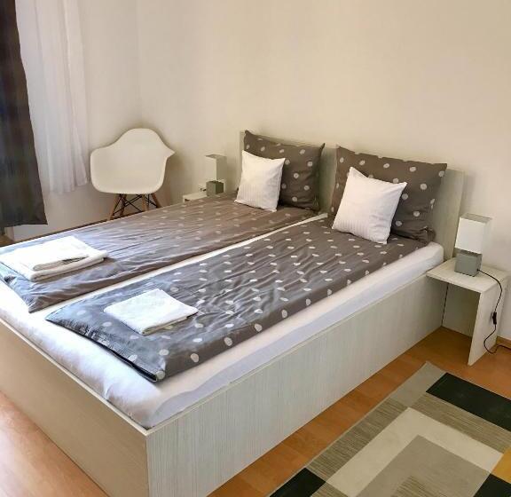 Cristi S Rooms Pensiune