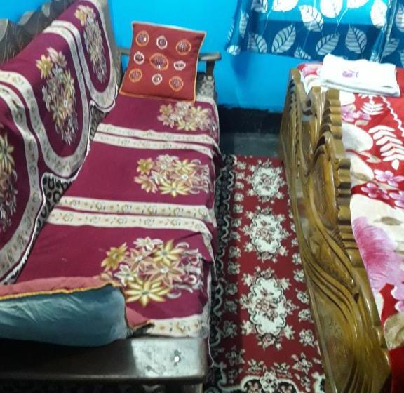 بنسيون Kiran Guest House