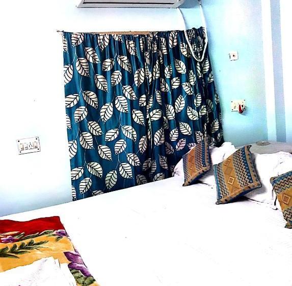 بنسيون Kiran Guest House