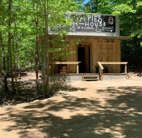 تختخواب و صبحانه Fox Pass Cabins