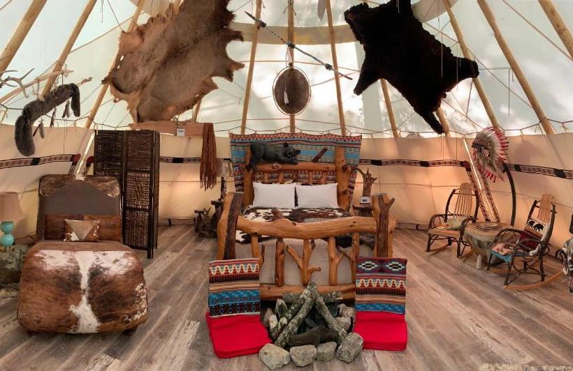 تختخواب و صبحانه Fox Pass Cabins