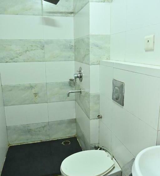 Hotel Prabhu S Place, Ooty