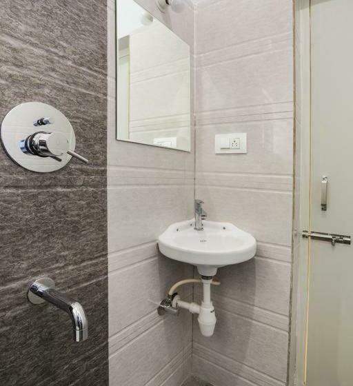 Hotel Prabhu S Place, Ooty