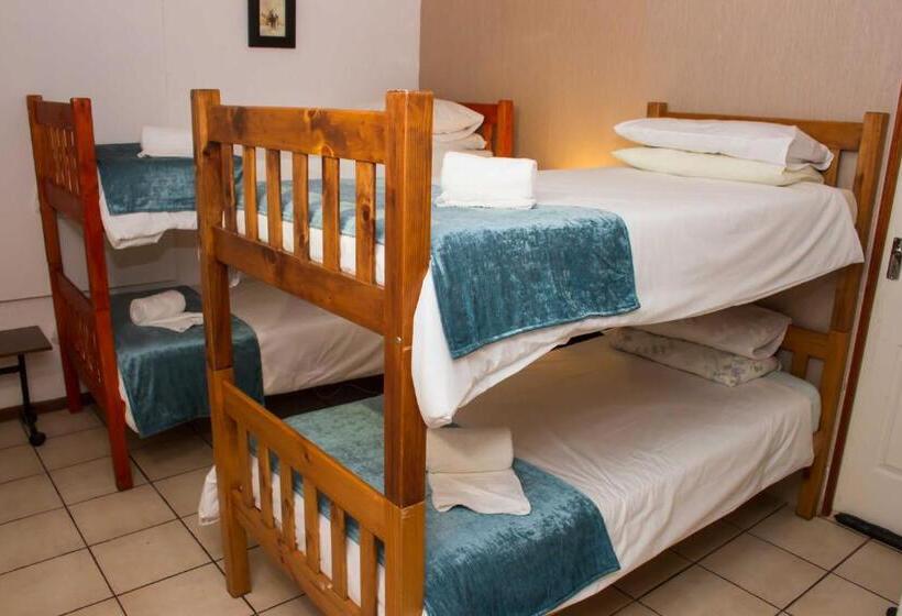 Пансион De Helling Self Catering