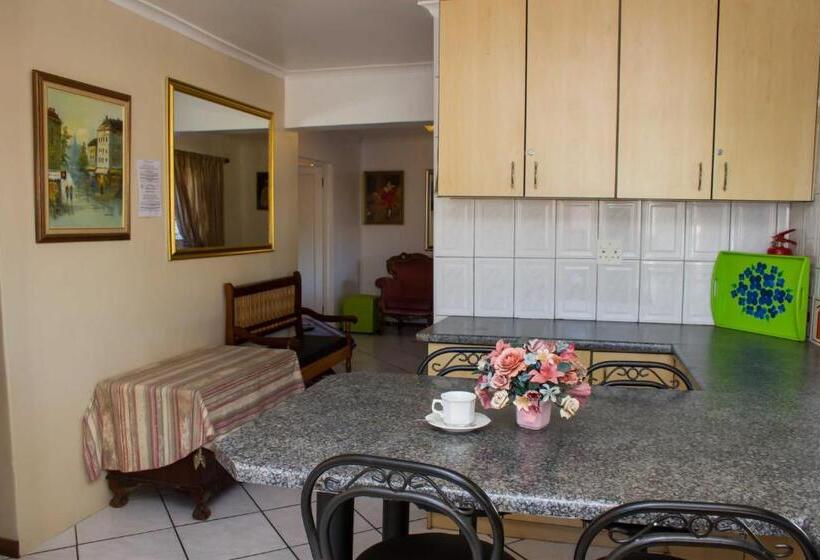 Пансион De Helling Self Catering