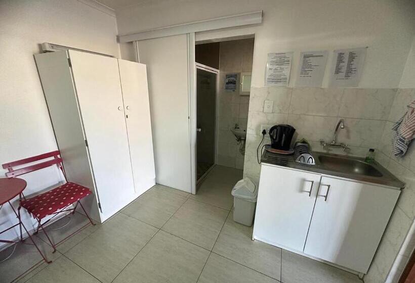 Пансион De Helling Self Catering