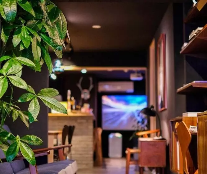 پانسیون Guesthouse Hostel Mangetak ゲストハウス マングタック広島