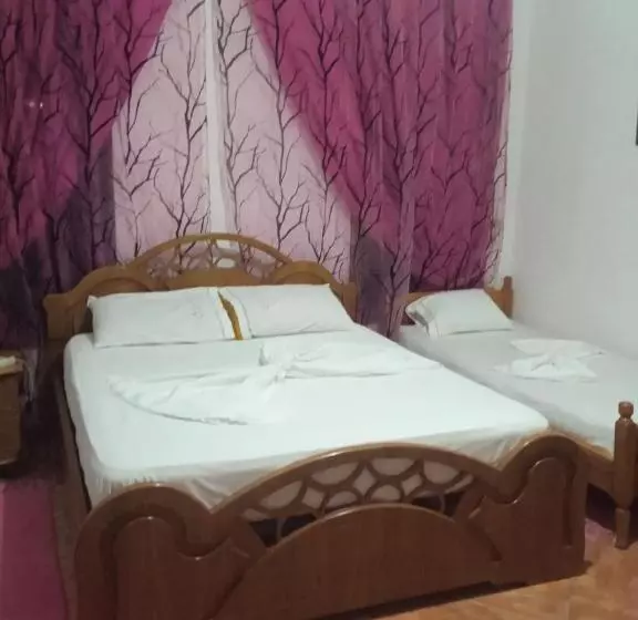 ペンション Karafil Guesthouse