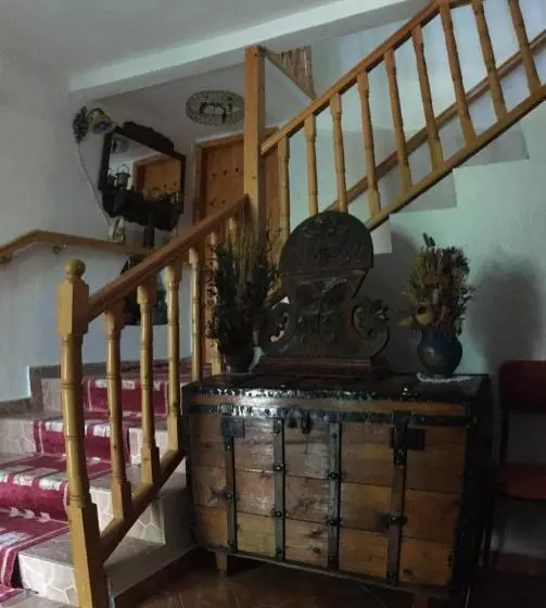 ペンション Karafil Guesthouse