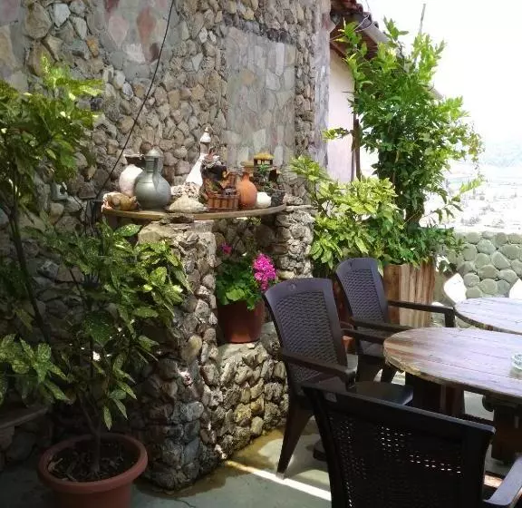 ペンション Karafil Guesthouse