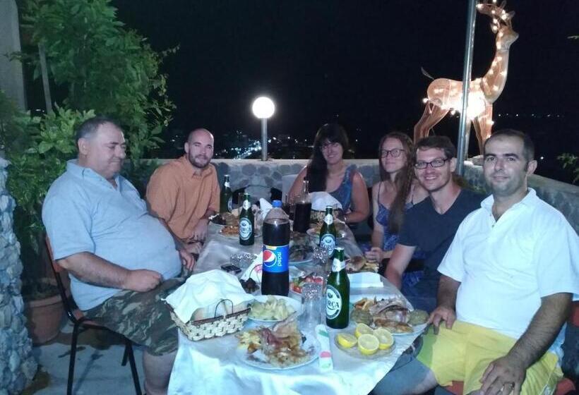 پانسیون Karafil Guesthouse