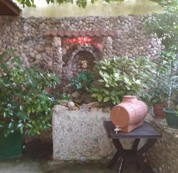 پانسیون Karafil Guesthouse