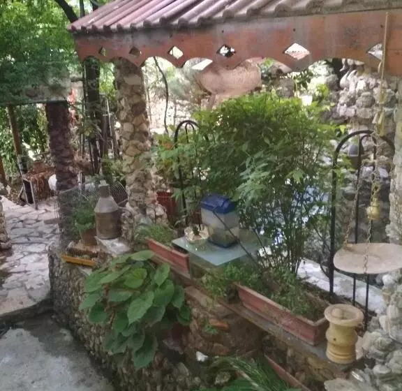 ペンション Karafil Guesthouse