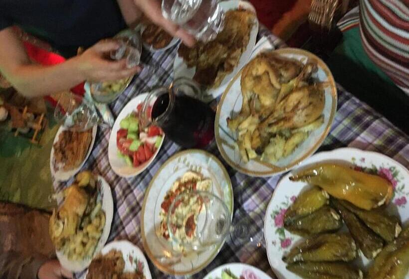 پانسیون Karafil Guesthouse