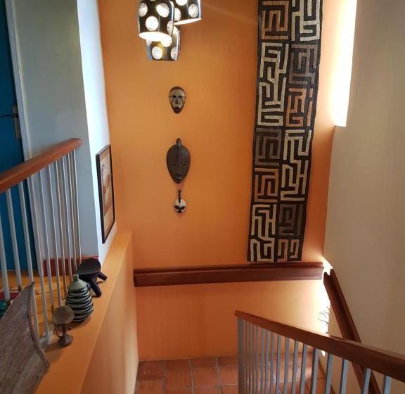 پانسیون Pineapple Guest House Entebbe