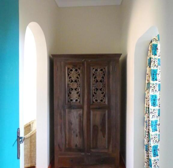 پانسیون Pineapple Guest House Entebbe