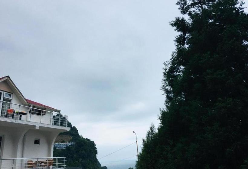 Pension Rezo's House