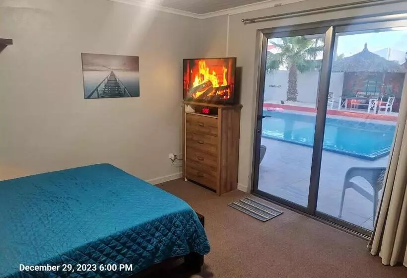پانسیون Sandcastle Beach Apartments