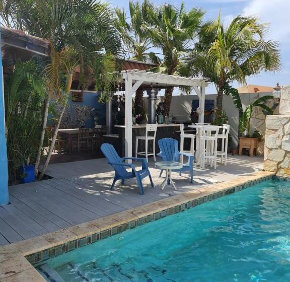 پانسیون Sandcastle Beach Apartments