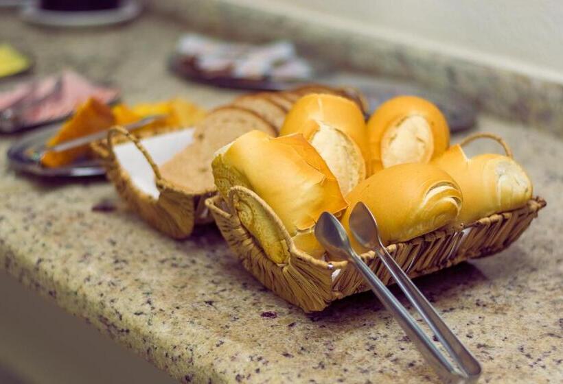 פנסיון Pousada Jofisa Caraguá